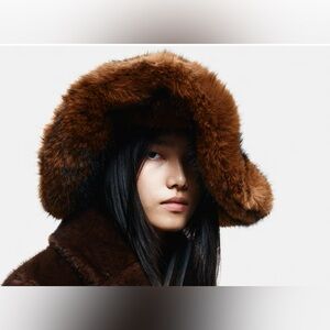 H&M A/W FLUFFY HAT M/L